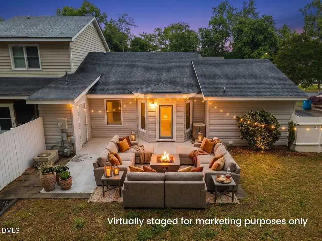 140 Rollingwood Dr