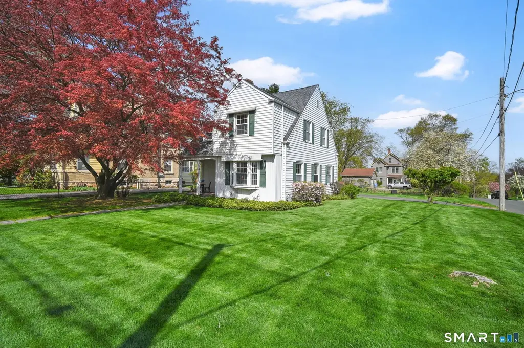 366 Fairfield Ave