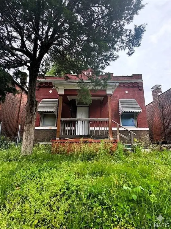 4224 N Florissant Ave