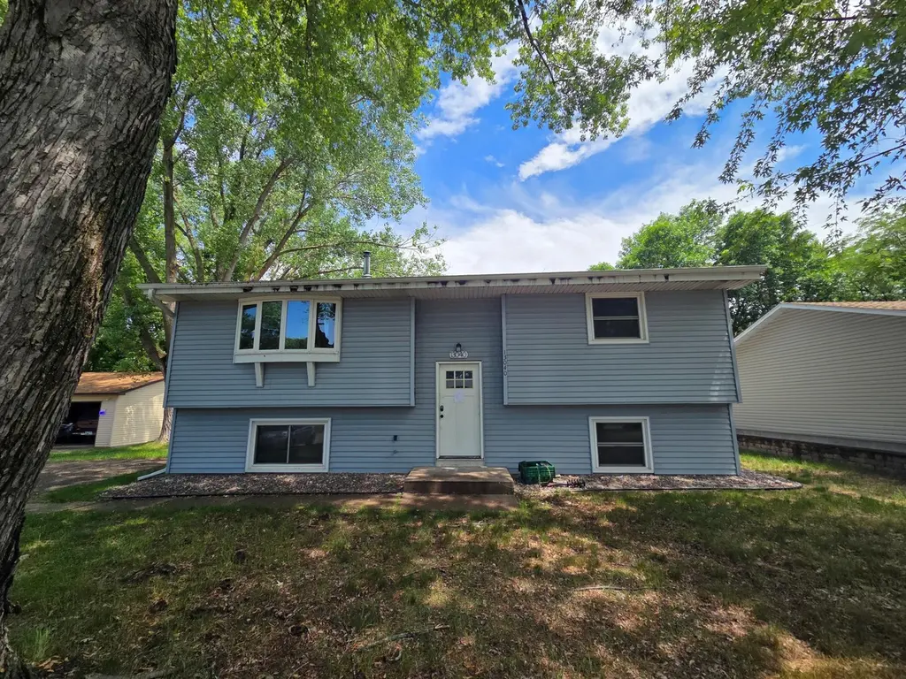 13040 Valley Forge Ln N