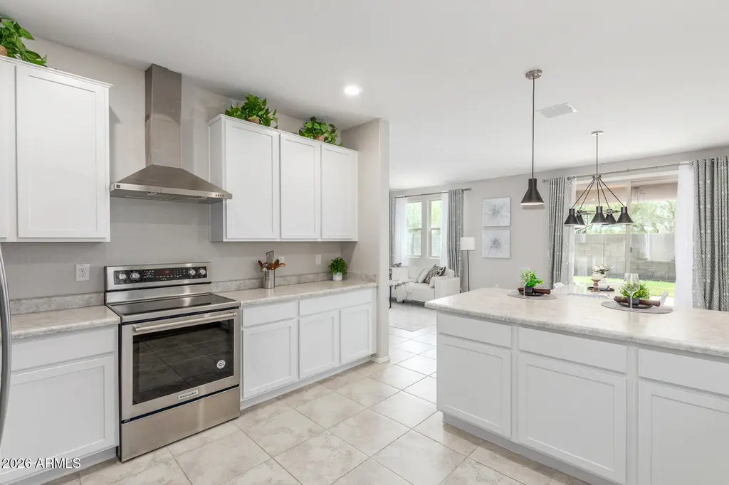 40549 W Helen Ct