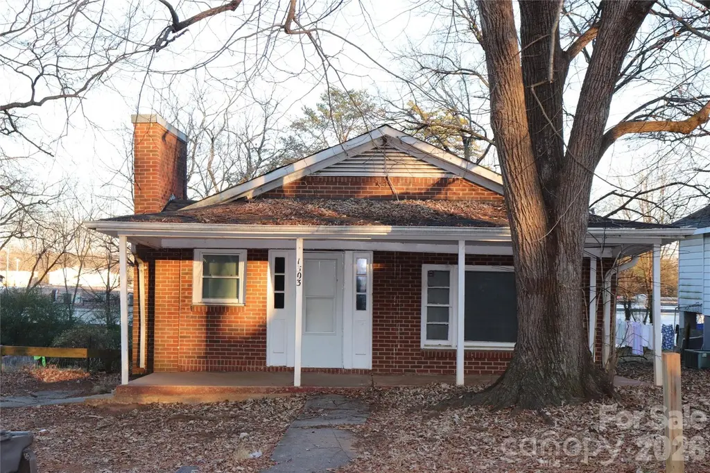1303 Caldwell St
