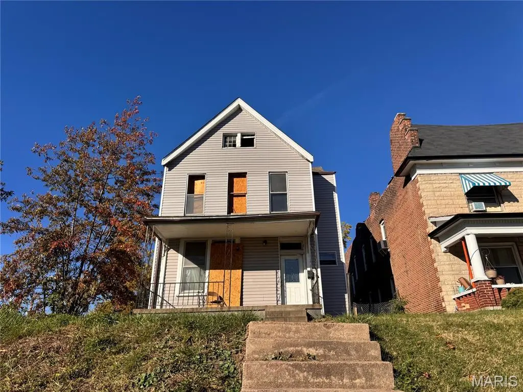 753 Aubert Ave