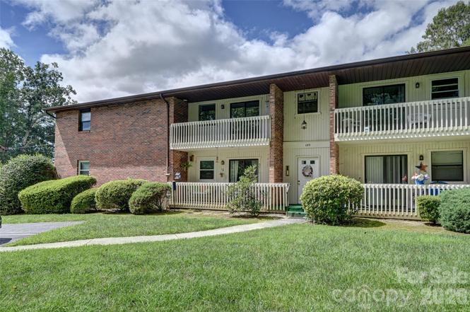 103 Oakwood Pl #3