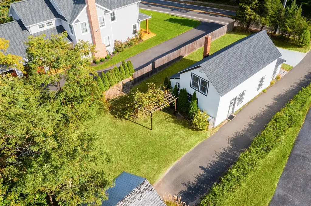 86 Old Country Rd
