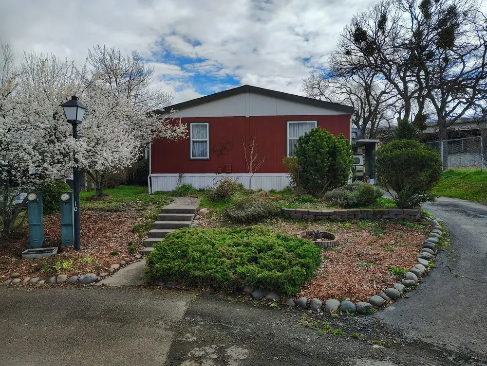 321 Clay St
