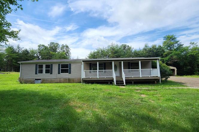 194 Flying Dove Ln E