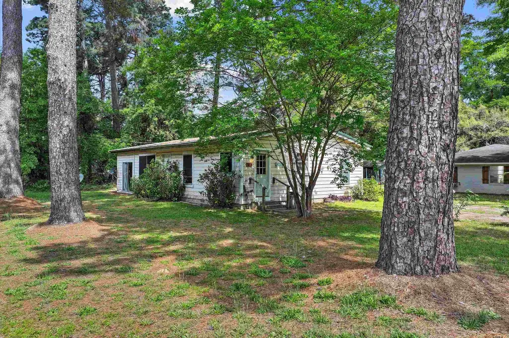 900 Cottage Rd