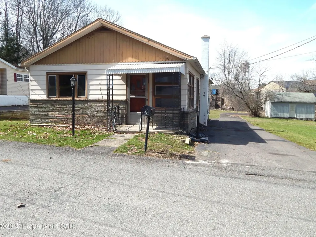 11 Shaver Ave