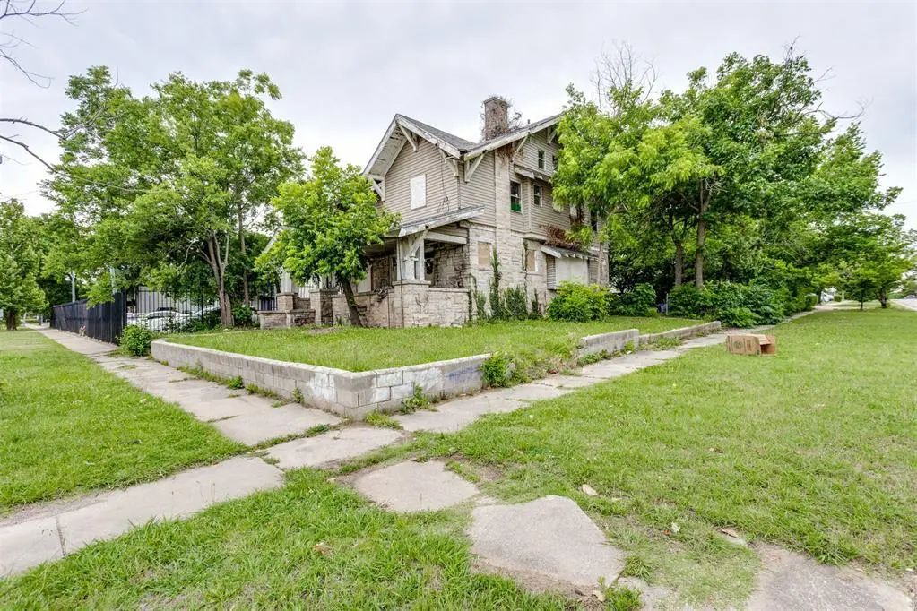 3125 N Mckinley Ave