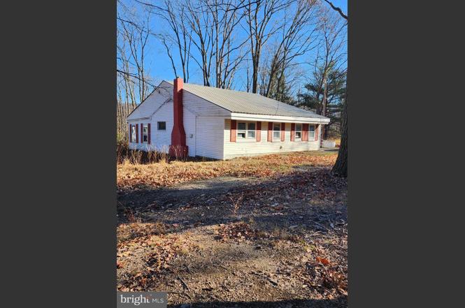 15689 Ridge Rd
