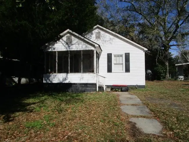 2606 Cameron St