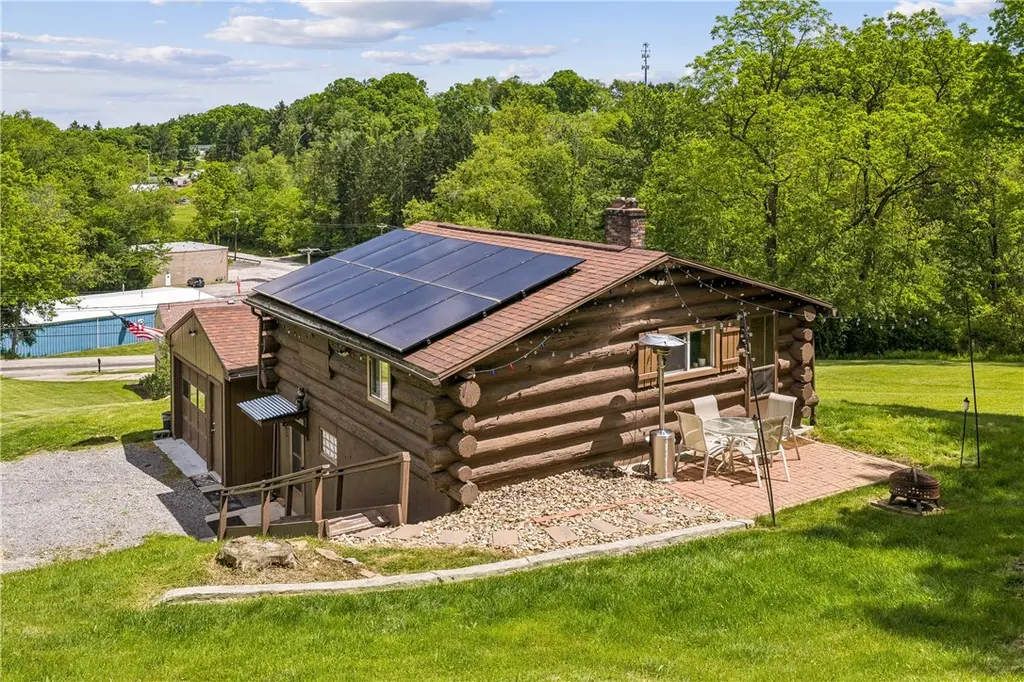 121 Valley Rd