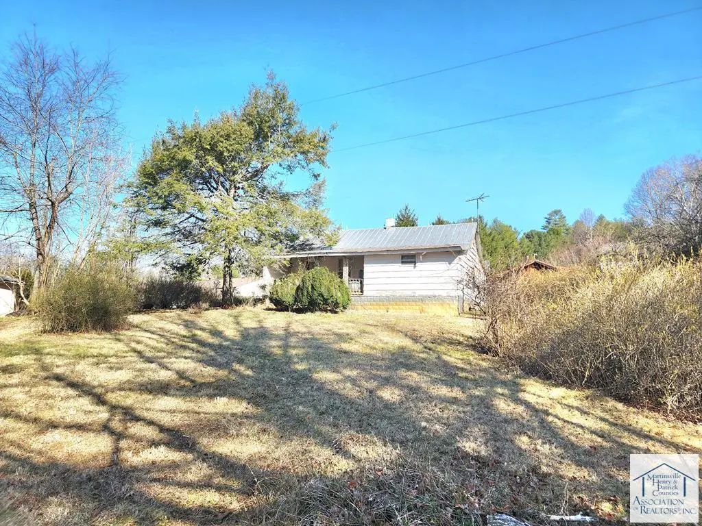 24 Robertson Dr