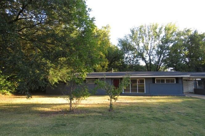 2712 Greenbriar Rd