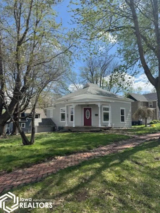 300 E Washington Ave