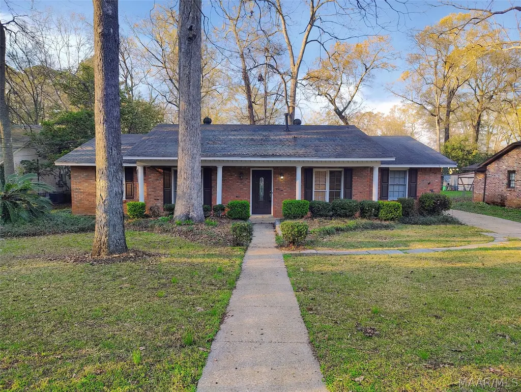 458 Bowling Green Dr