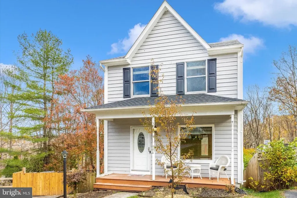 10641 Old Barn Ct