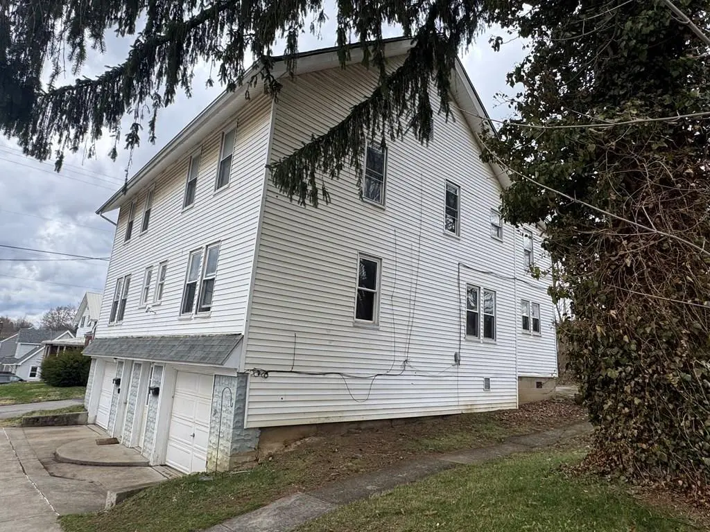 629 South St