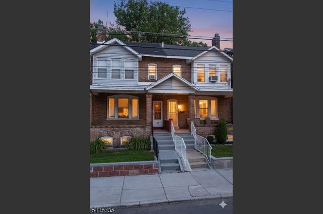 39 Laurel Ave