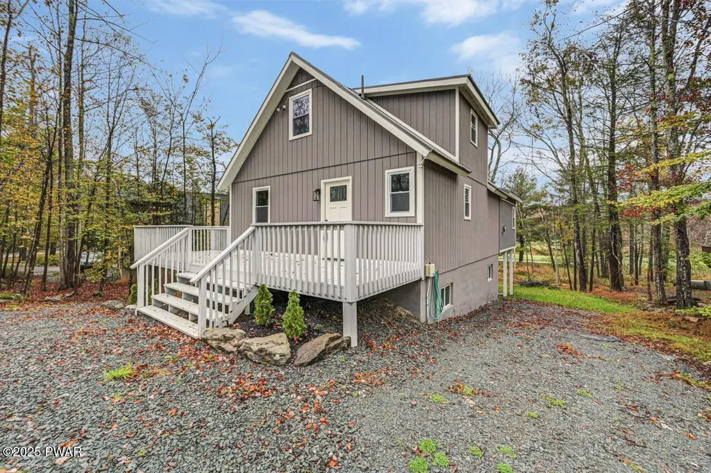 23 S Fairway Dr