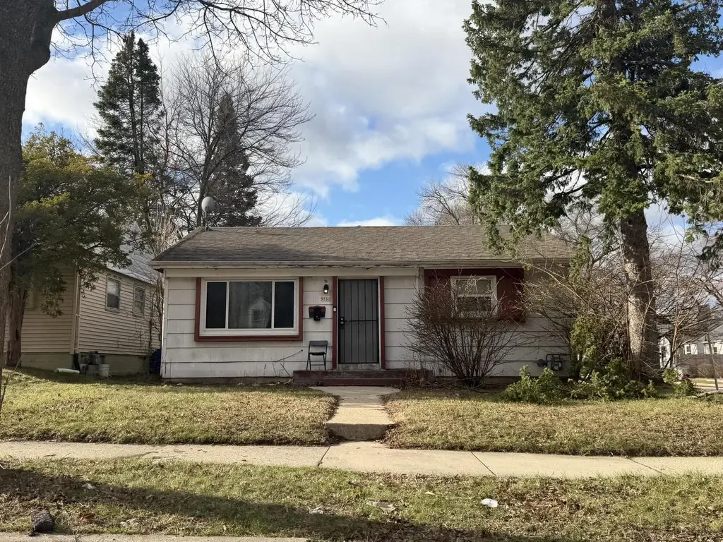 5733 W Custer Ave