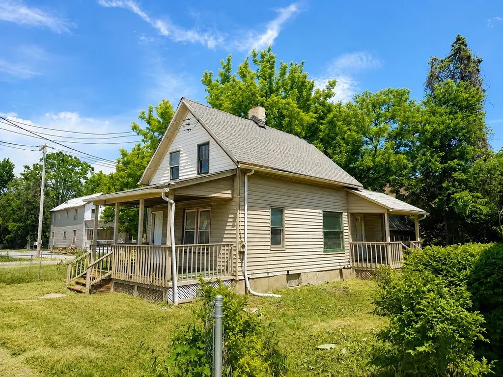 10 + 12 Jarvis St