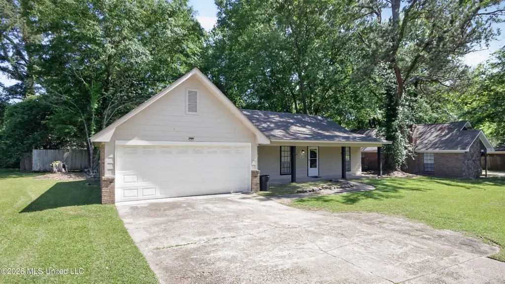 4821 Cottonwood Ln