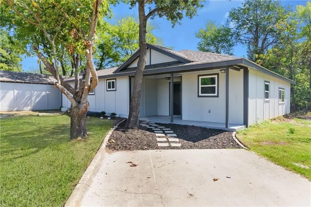 220 Bella Vista Dr