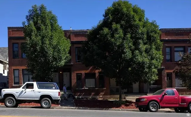 60 E St