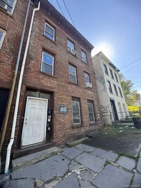 141 S William St