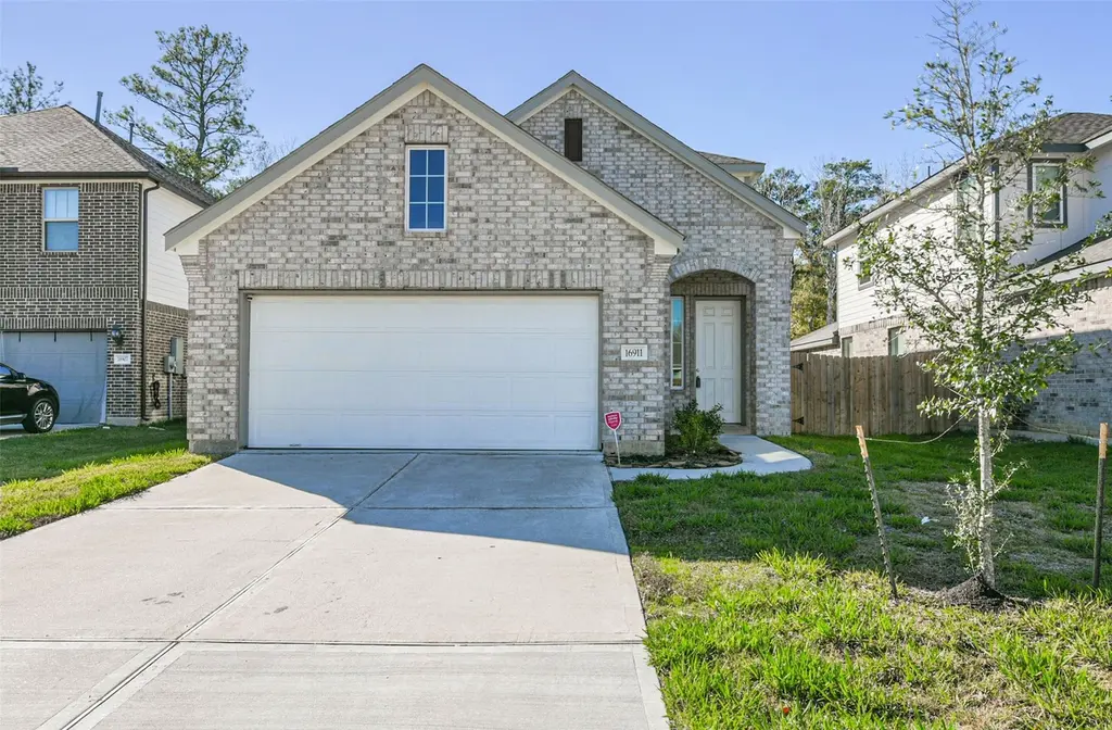 16911 Lagos Ln