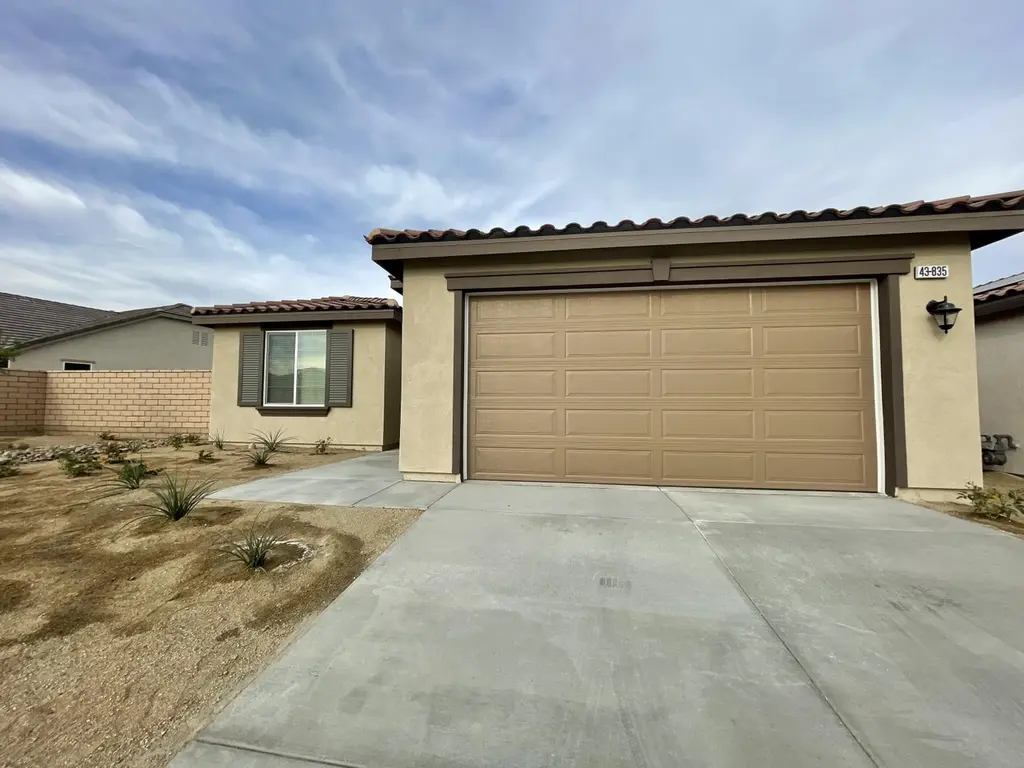 43835 Mezzelune Way