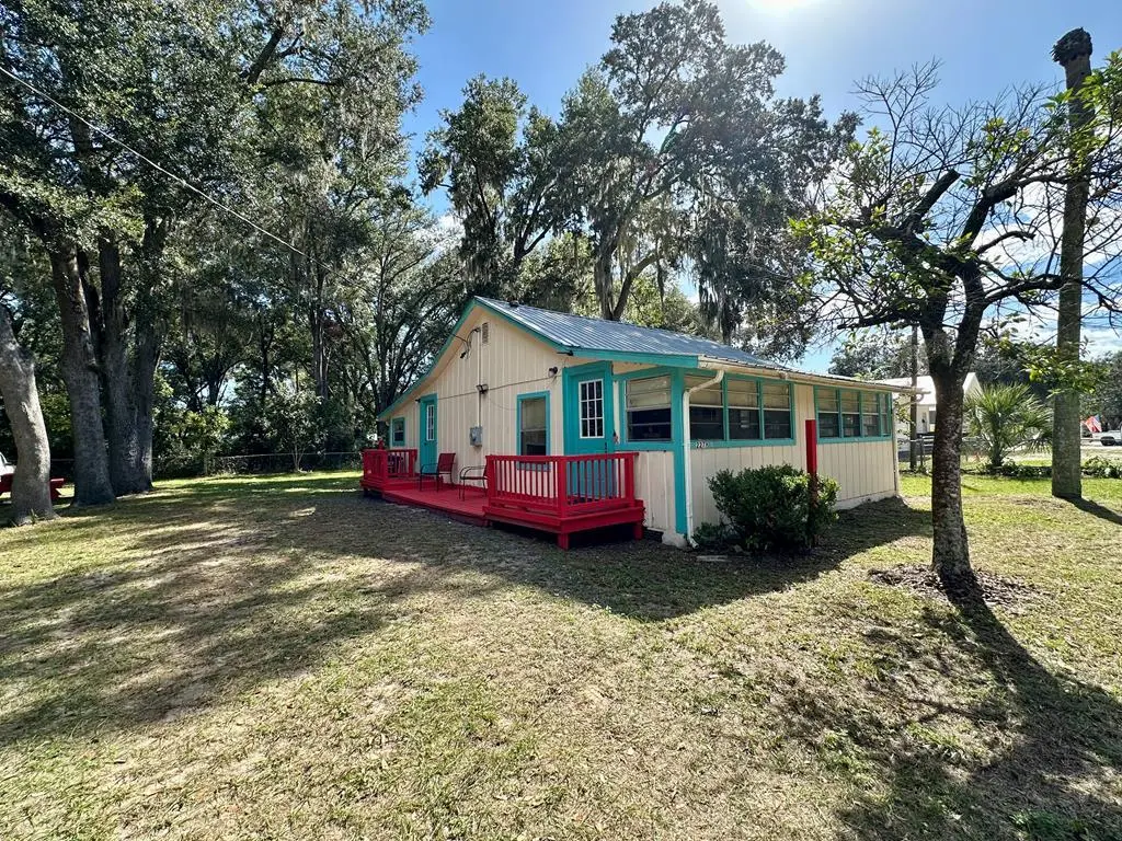 227 NE 4th St
