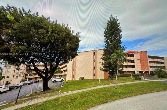1501 NE 191st St Unit C108