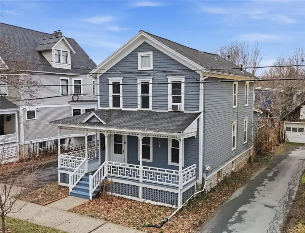 614 N Aurora St