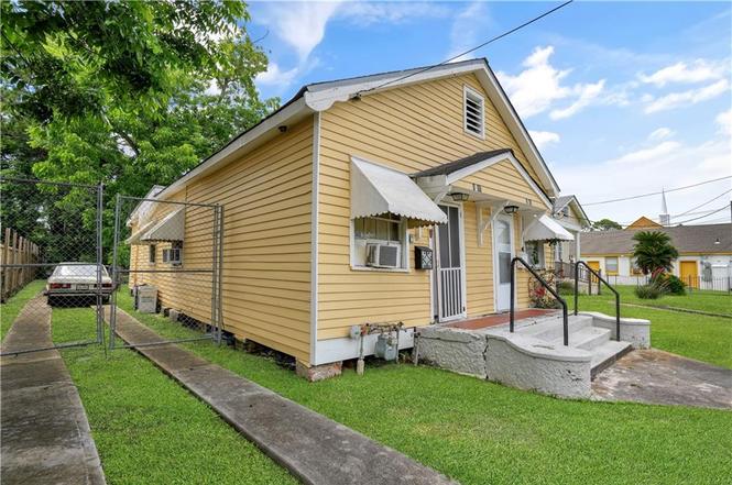 1015-17 Saux Ln