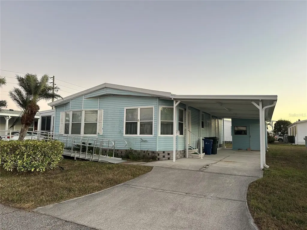 449 Landsedge Dr