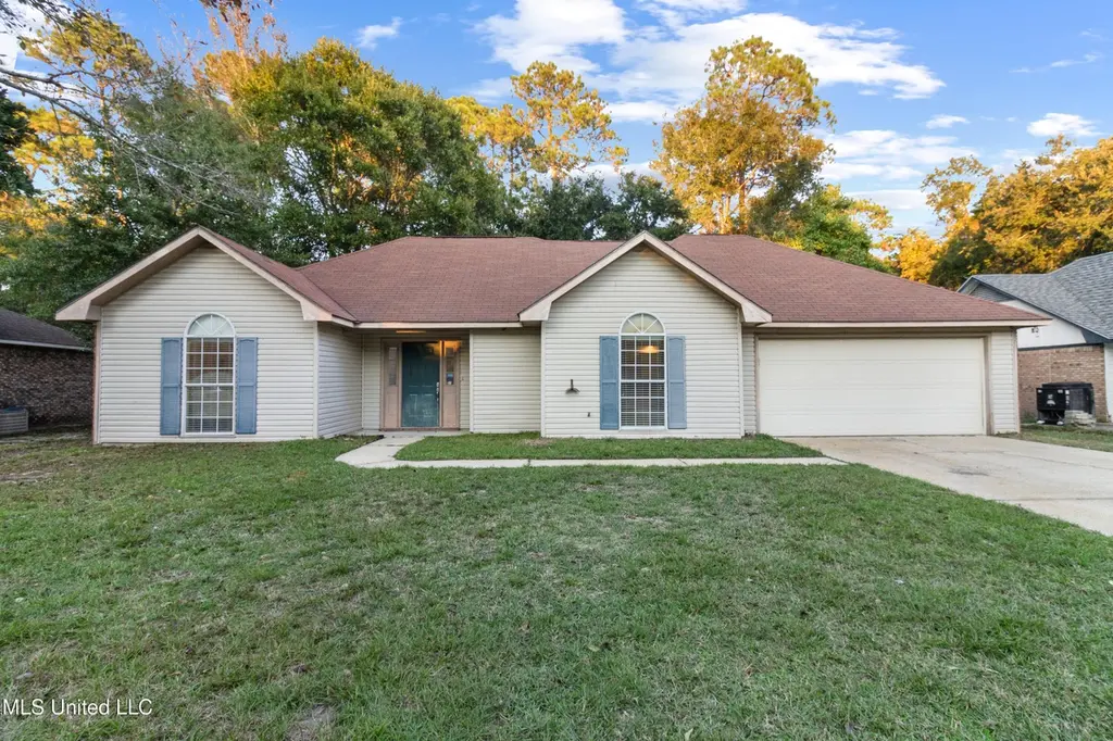 7020 Red Bud Ln