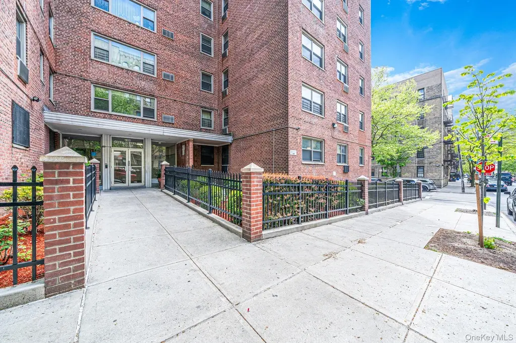 1010 Sherman Ave Unit 1F