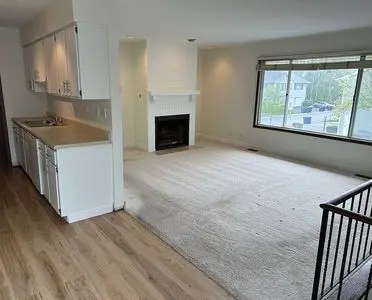 335 Coventry Ct
