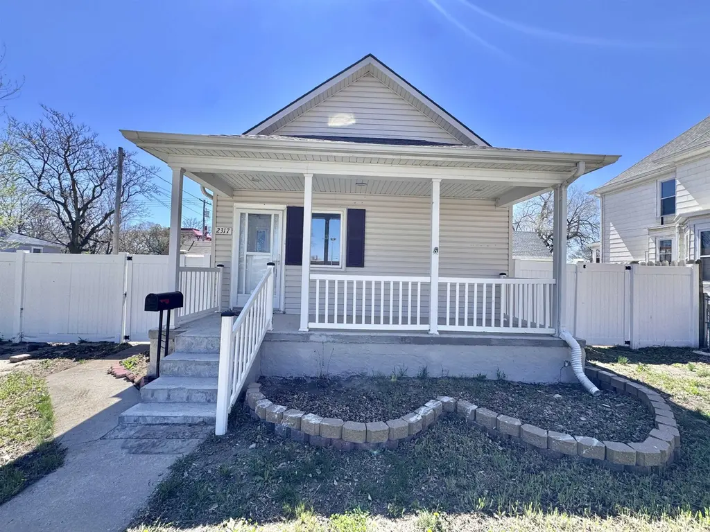 2317 9th St