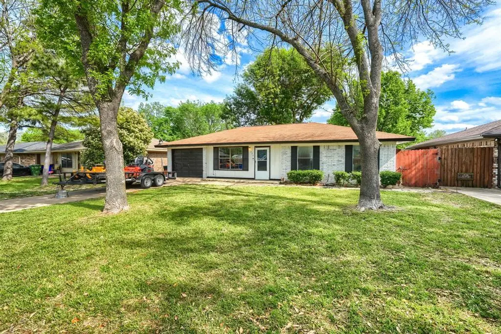 736 Thedford Rd