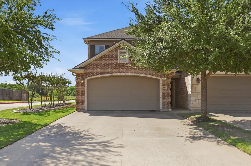 1440 Crescent Ridge Dr