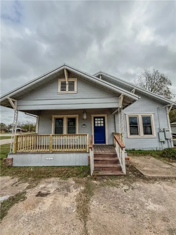 108 Mignonette St N