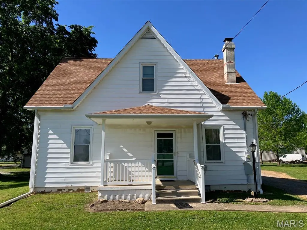 813 W Broadway