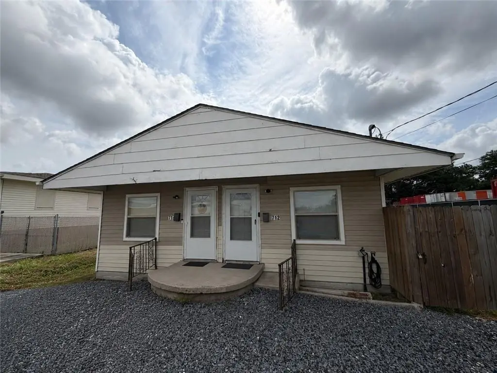 712-714 Hanson Pl