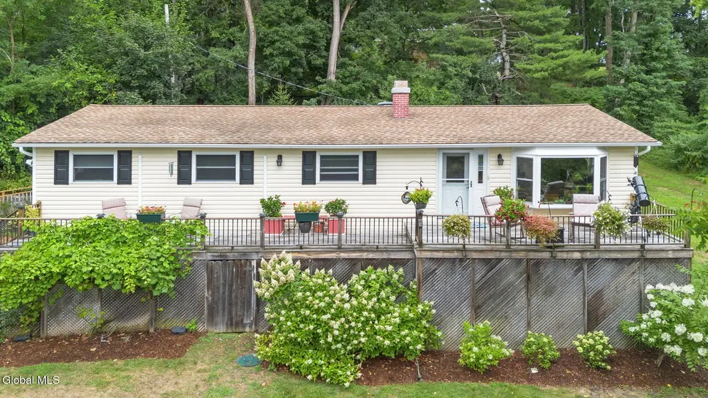 38 Green Acres Rd