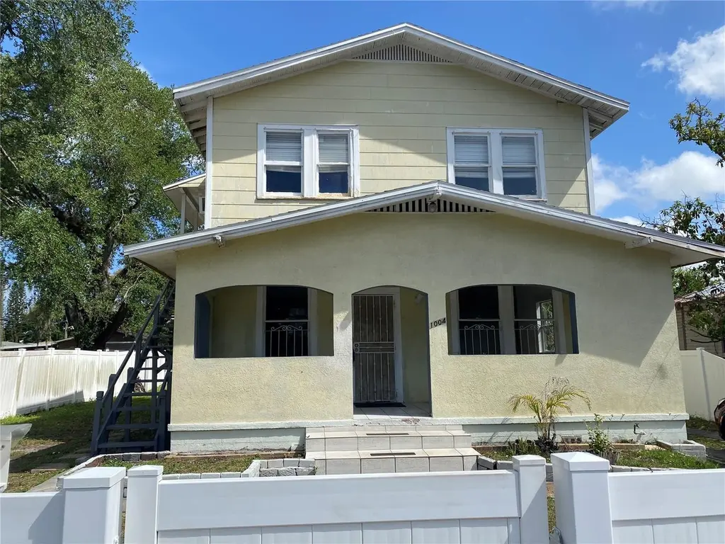 1004 E 25th Ave