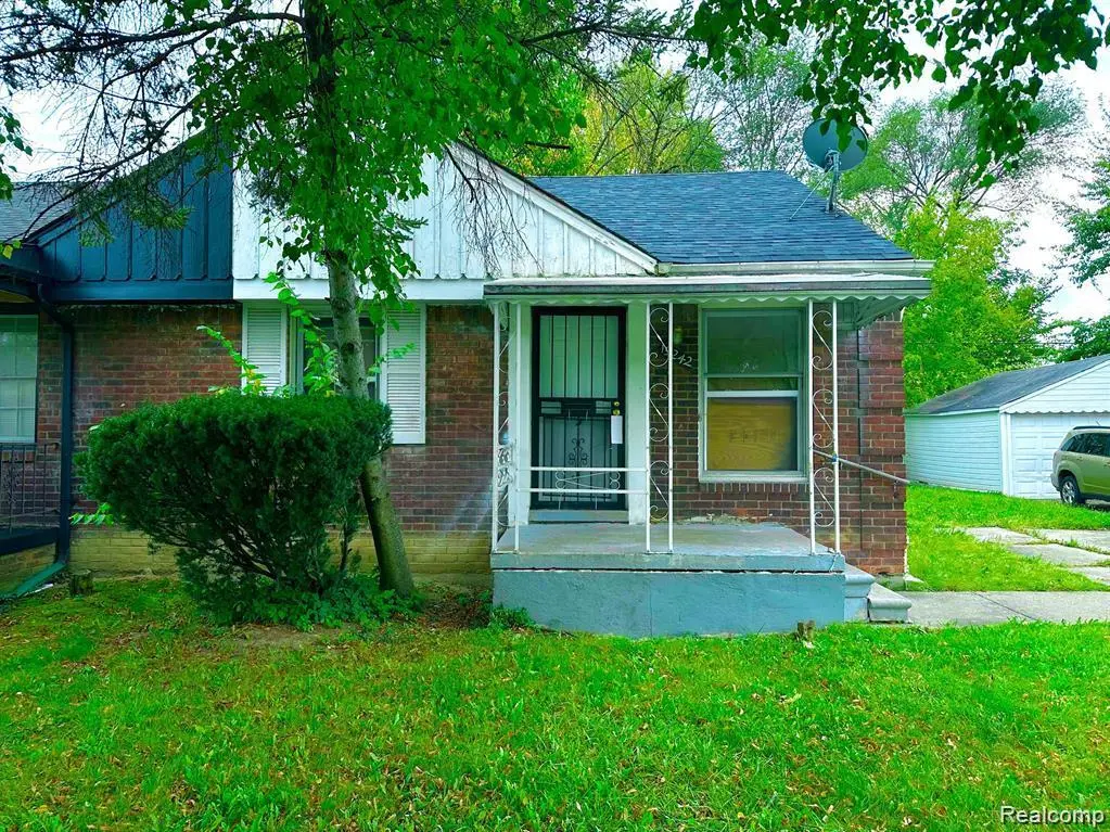 19242 Moross Rd